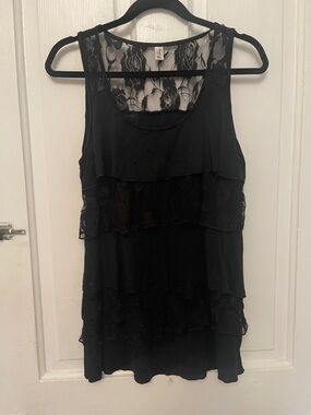Black Lace Tiered Sleeveless Top